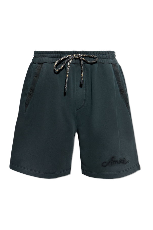 Logo shorts od Amiri