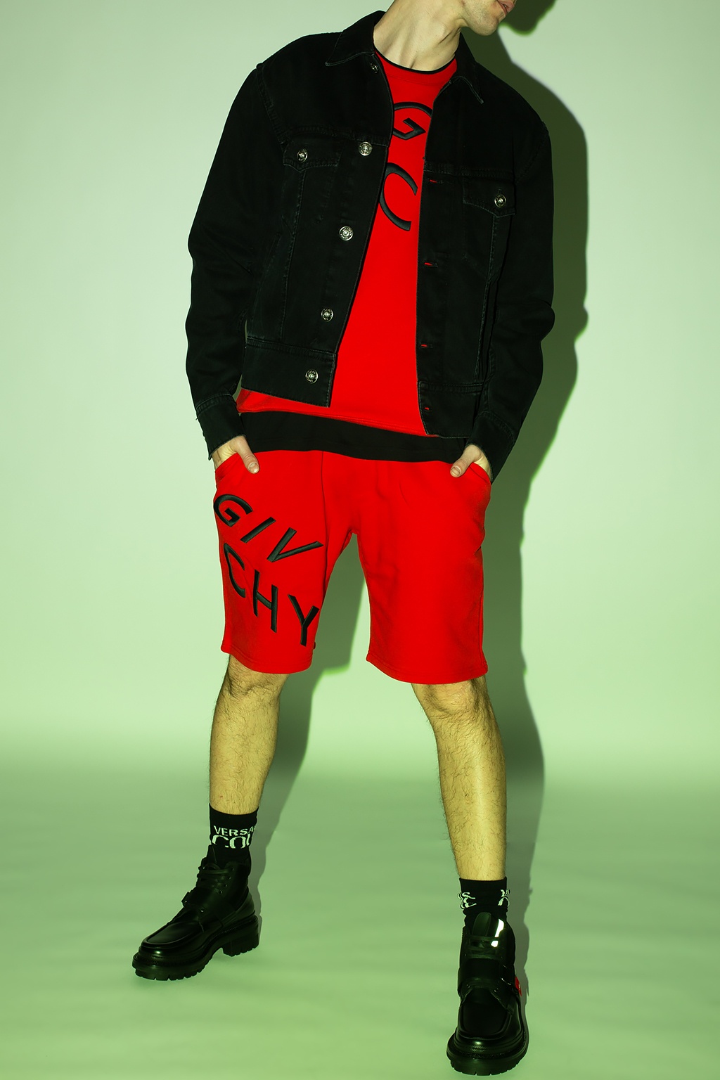 Red Logo-embroidered shorts Givenchy - Vitkac France