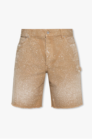 Shorts with paint splatter effect od Heron Preston