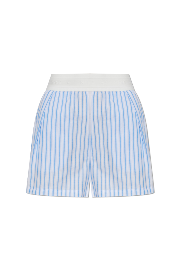 Nike Shorts mit Logo