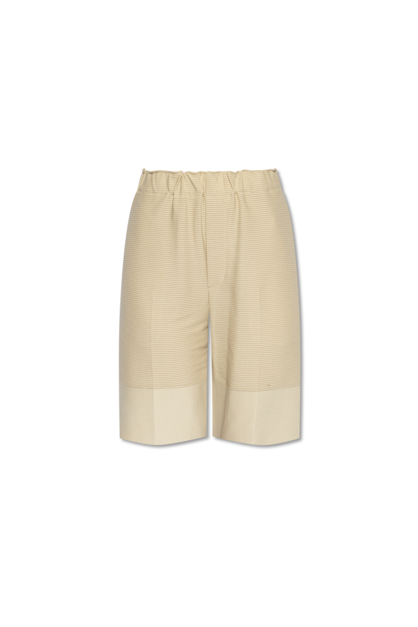 Oversize shorts od Issey Miyake