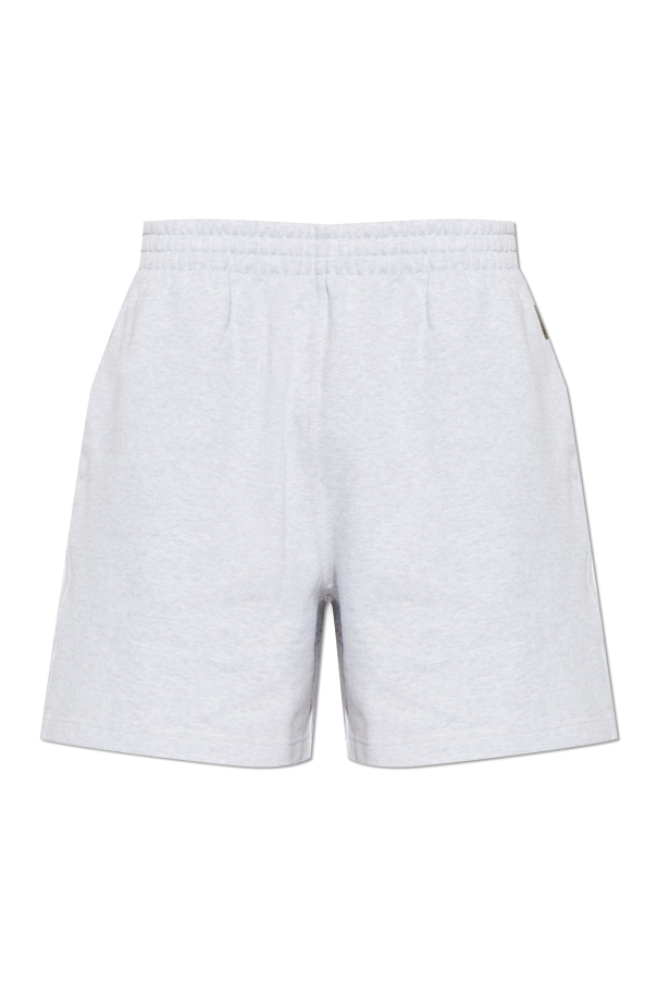 "Initial" shorts od Represent