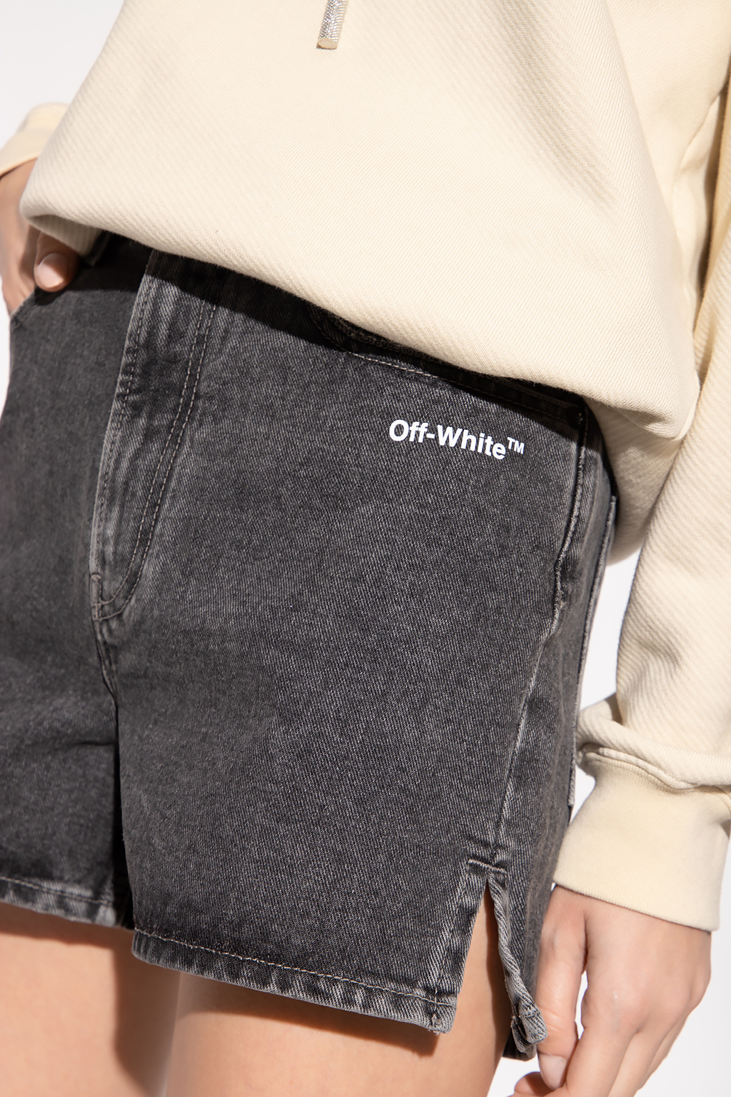 Off-White High-waisted Button shorts