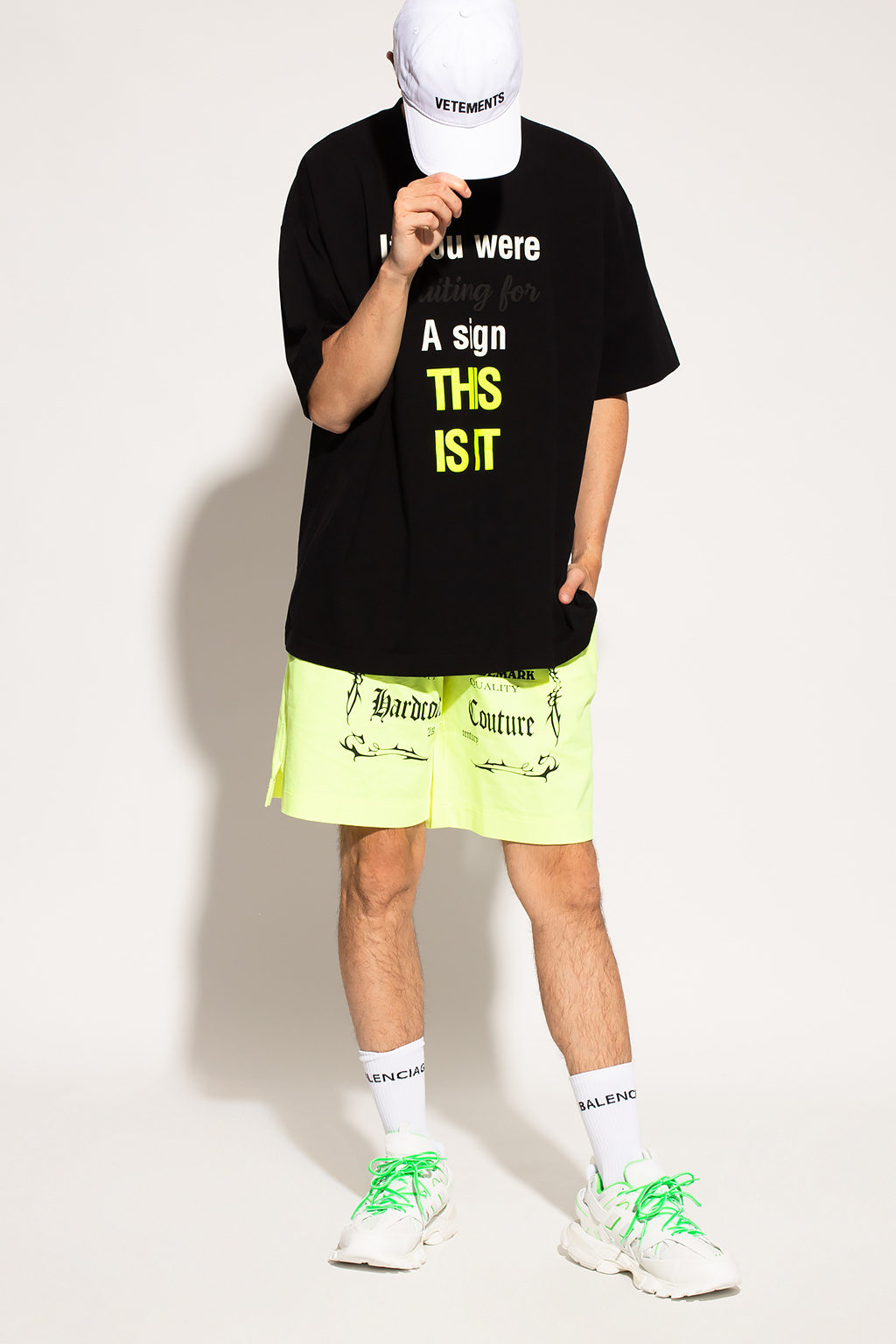 VETEMENTS Shorts with logo