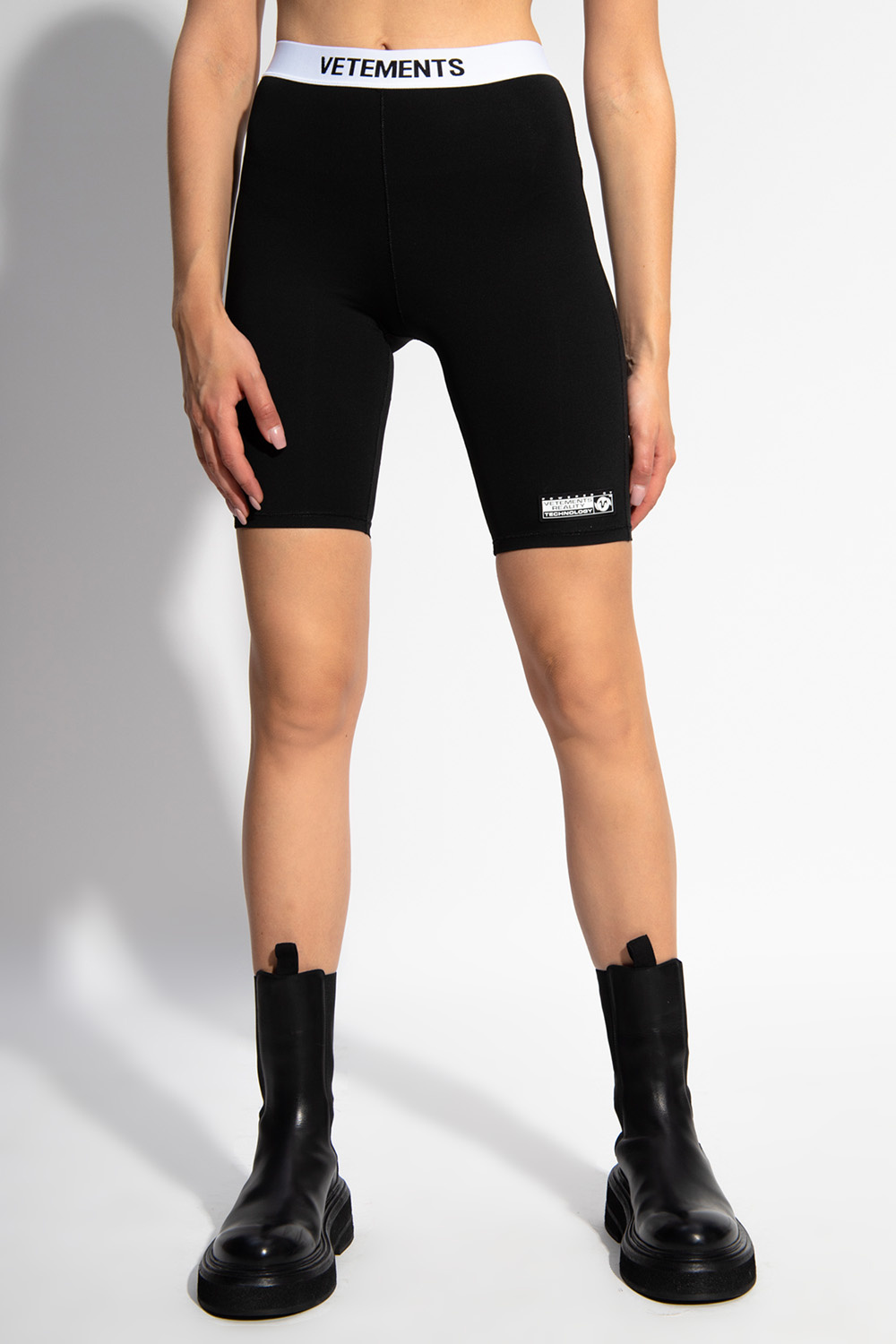 VETEMENTS Cropped mini leggings with logo