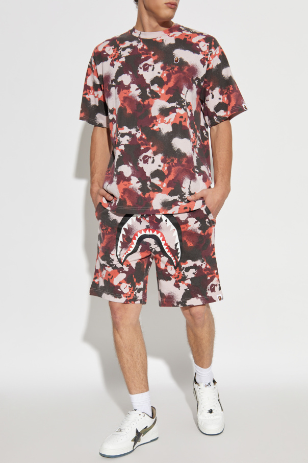 A BATHING APE® T-shirt with logo