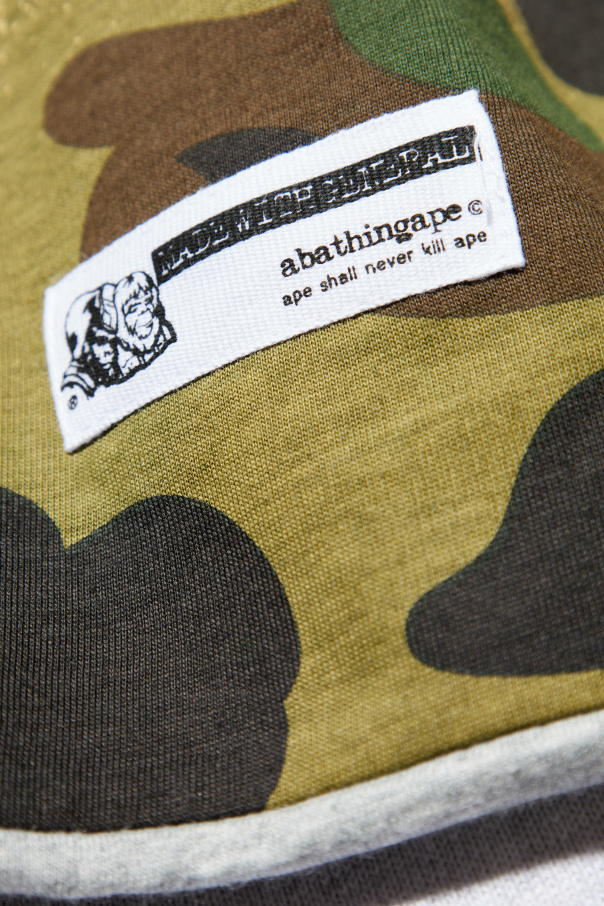 A BATHING APE® T-shirt with logo