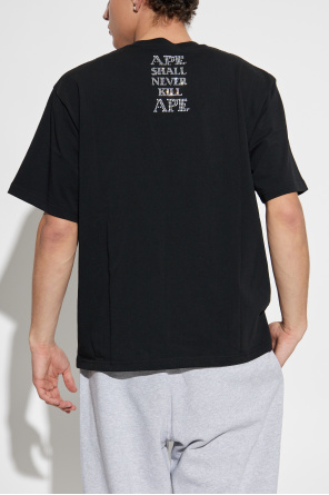 A BATHING APE® T-shirt with logo