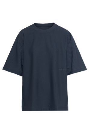 Camiseta tipo `oversize` con logo bordado