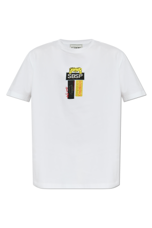 T-shirt z naszywkami i nadrukiem