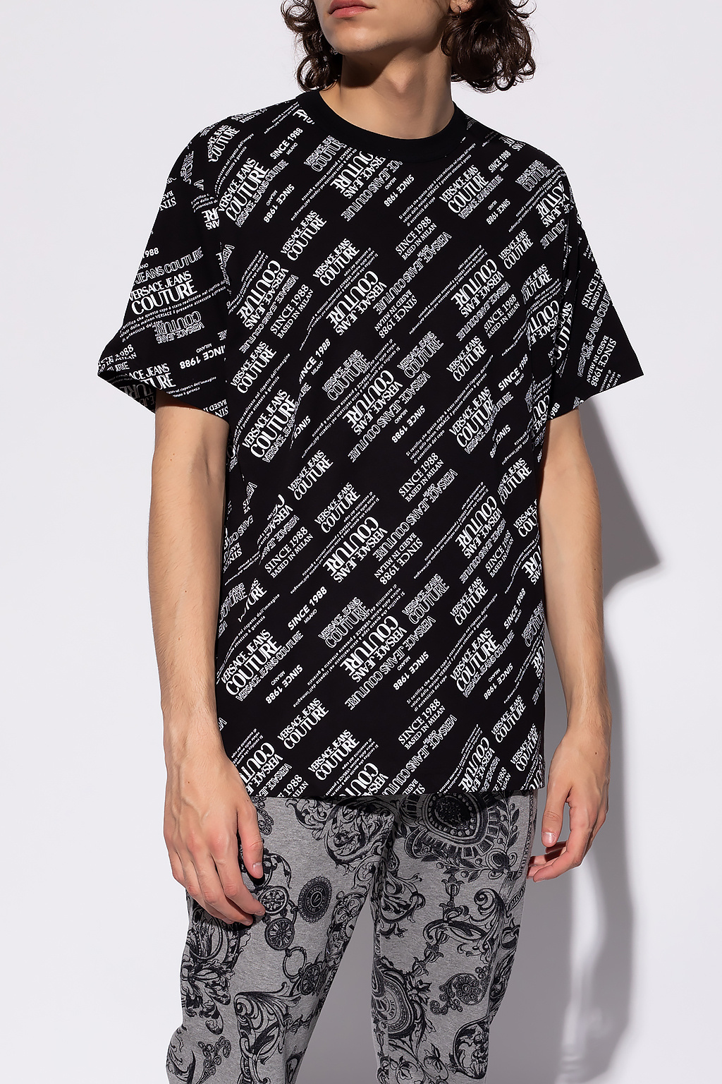 Versace Jeans Couture T-shirt med diagonalt panel fra Le Breve