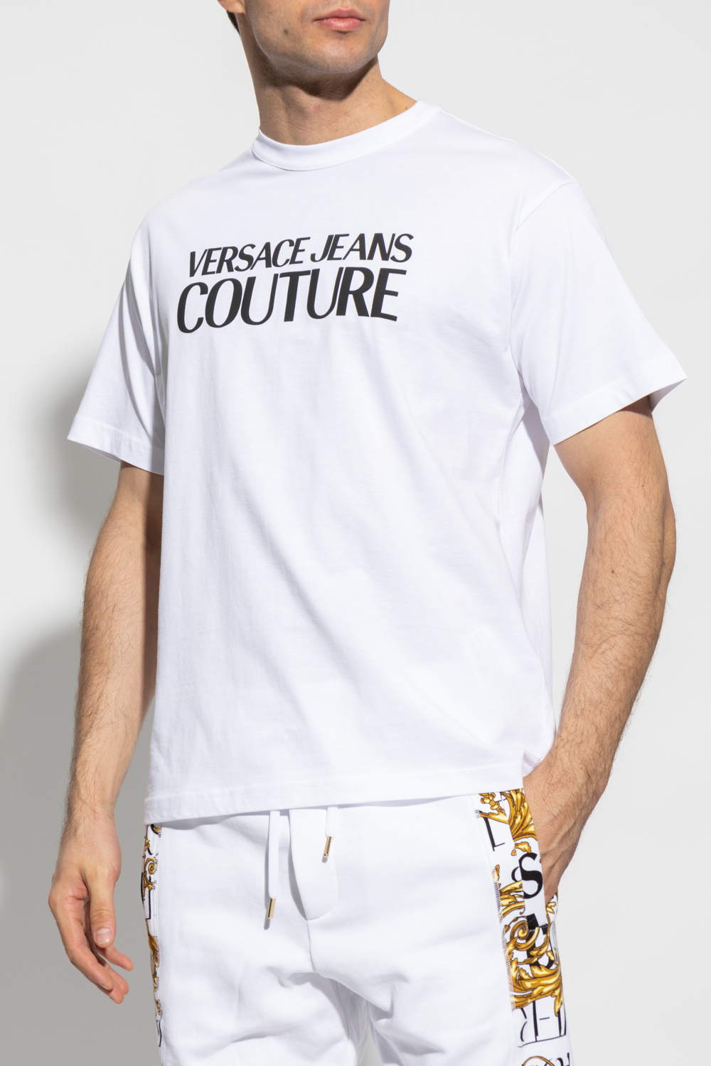 Versace Jeans Couture Un jean et 2 t-shirts