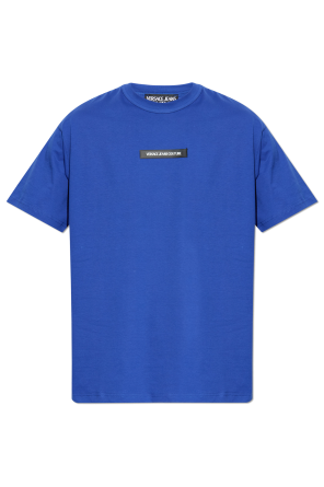 Camiseta con parche con el logo