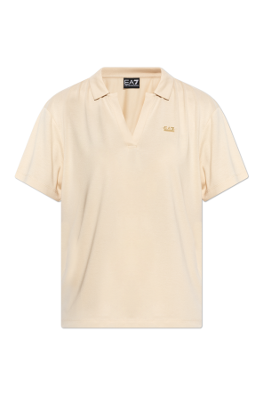 Polo con aplicación en forma de logotipo