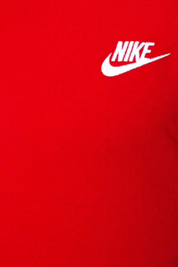 nike stitched logo