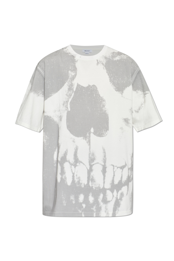 T-shirt with a distinctive skull motif od Alexander McQueen