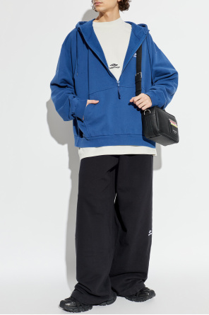 Camiseta con logo bordado od Balenciaga