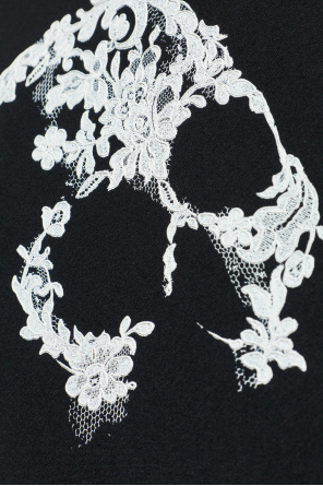 Alexander McQueen T-Shirt mit charakteristischem Totenkopf-Motiv