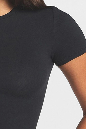 SKIMS T-Shirt mit schmaler Passform