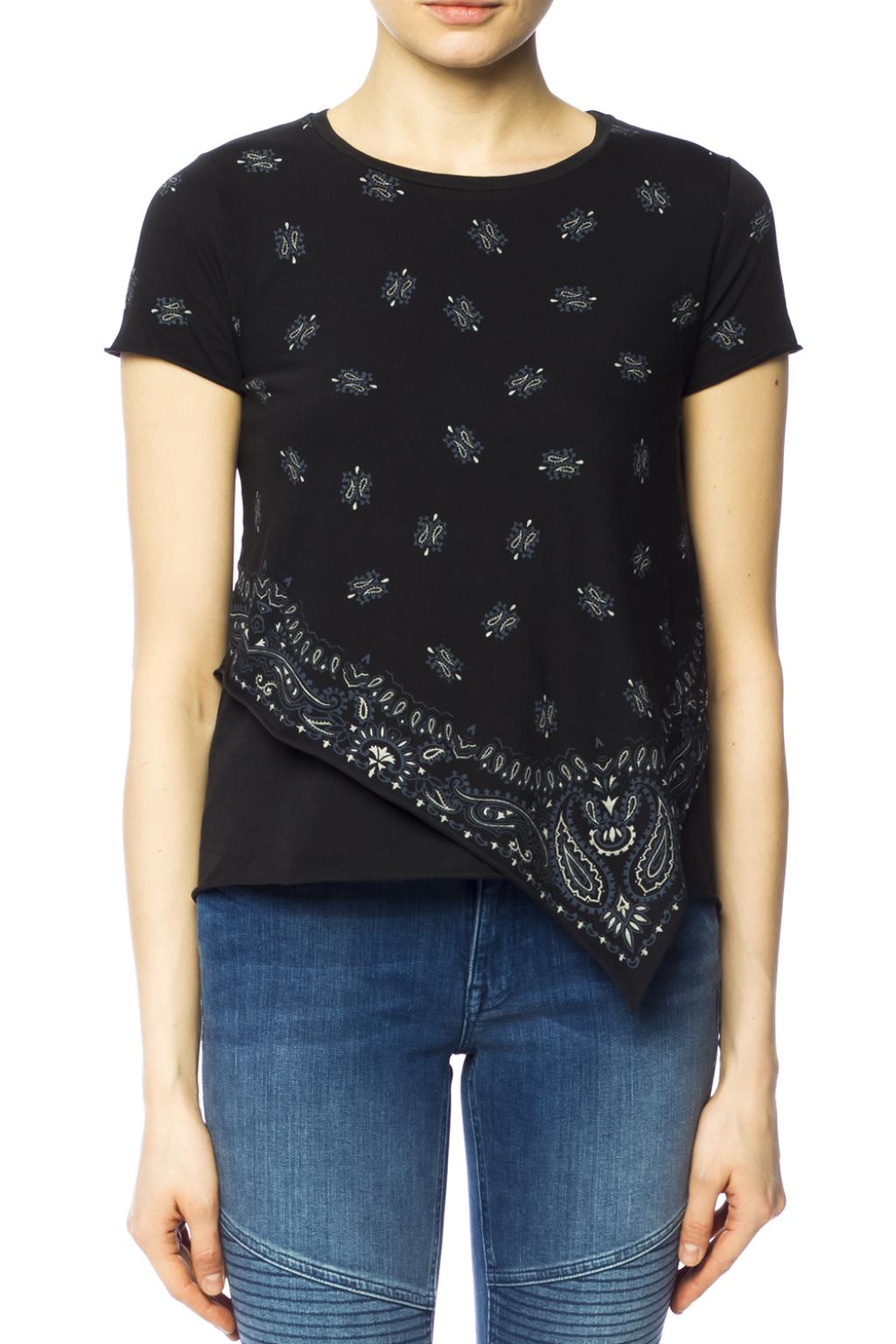 Bandana Print T shirt with Bandana Print around Collar