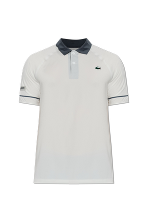 Polo con parche de logo