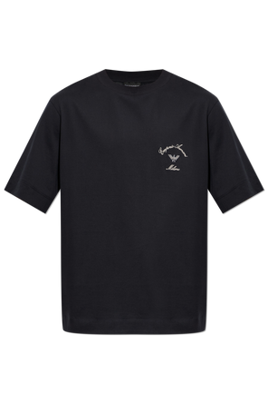 Camiseta con logo bordado