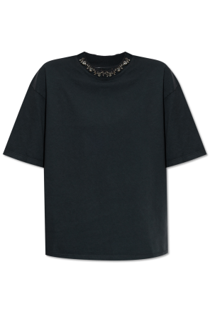 T-shirt z aplikacjami