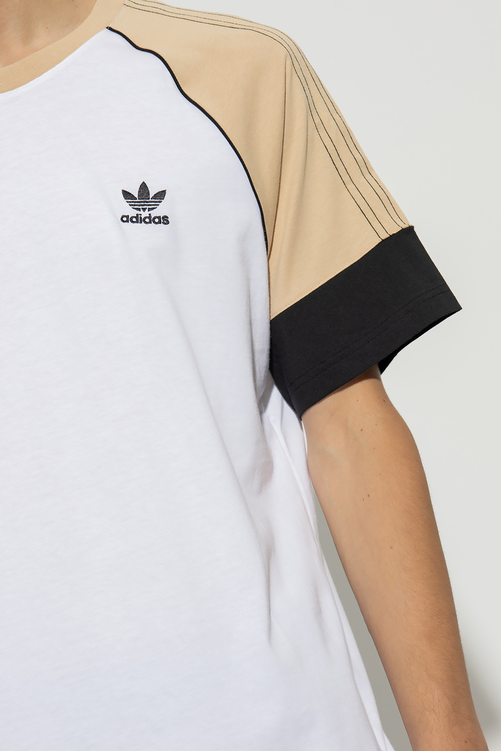 ADIDAS Originals T-shirt with logo