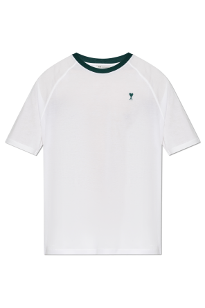 Camiseta con logo bordado