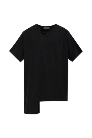 T-shirt o asymetrycznym kroju