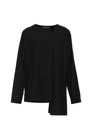 T-shirt o asymetrycznym kroju