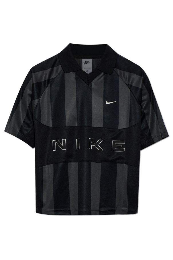 T-shirt with a V-neck od Nike
