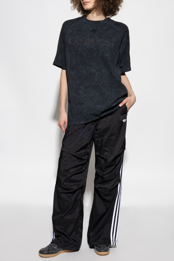 ADIDAS Originals T-shirt z połyskującymi aplikacjami