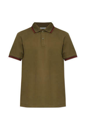 Polo con parche de logo