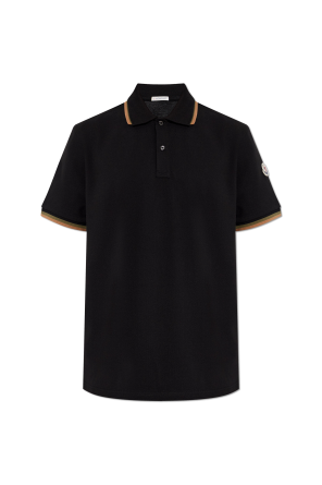 Polo con parche de logo