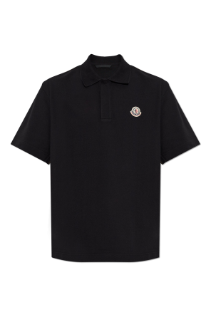 Polo con parche de logo