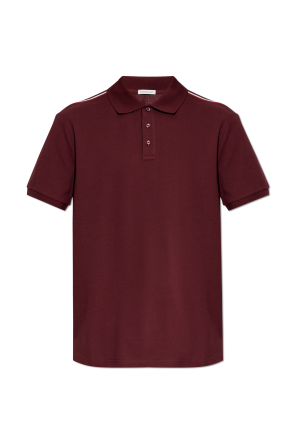 Polo con parche de logo