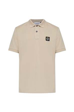 Polo con parche de logo