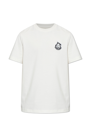 Camiseta con parche de logo