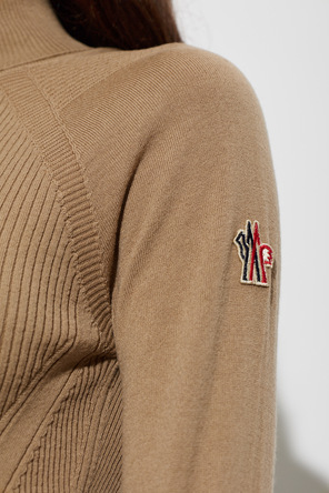 Moncler Grenoble Pulover Moncler Grenoble Apres-Ski pentru femei cu guler turtleneck bej-maro