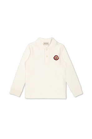 Polo con parche de logo