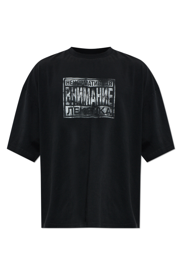 T-shirt with print od VETEMENTS