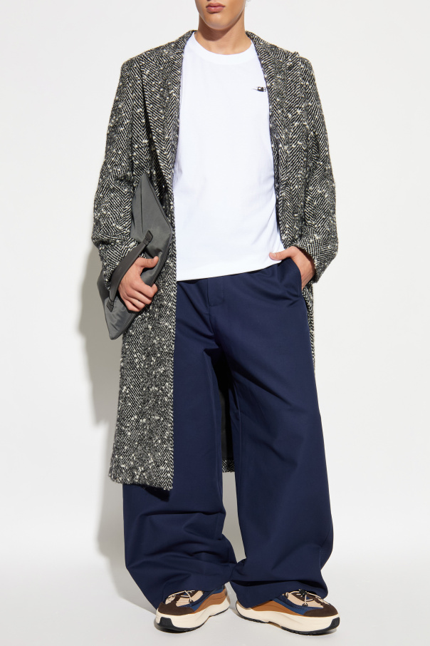 Off-White T-Shirt mit Logo