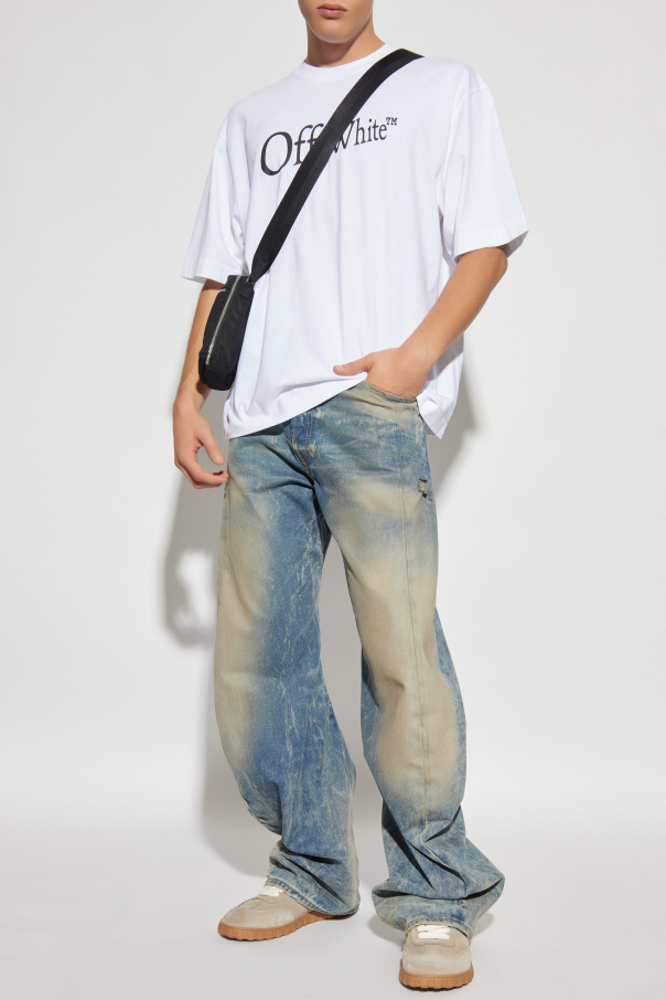 Off-White T-Shirt mit Logo