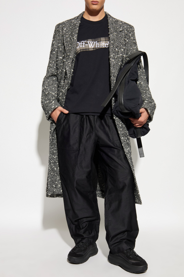 Off-White T-Shirt mit Logo