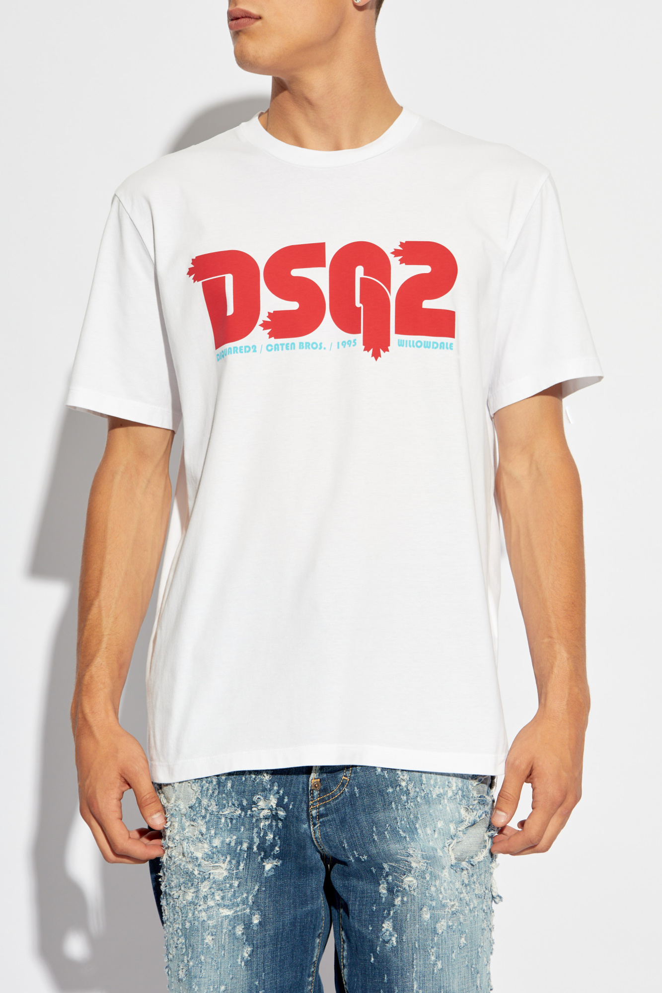 Dsquared2 T-shirt collection with logo