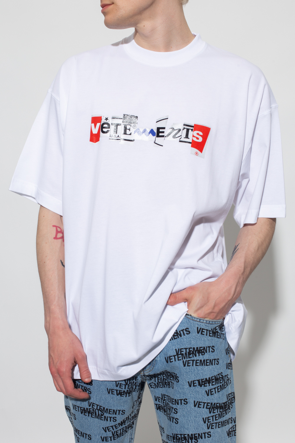 VETEMENTS Boxy Fit Crew Neck Printed Cotton Combed T-Shirt