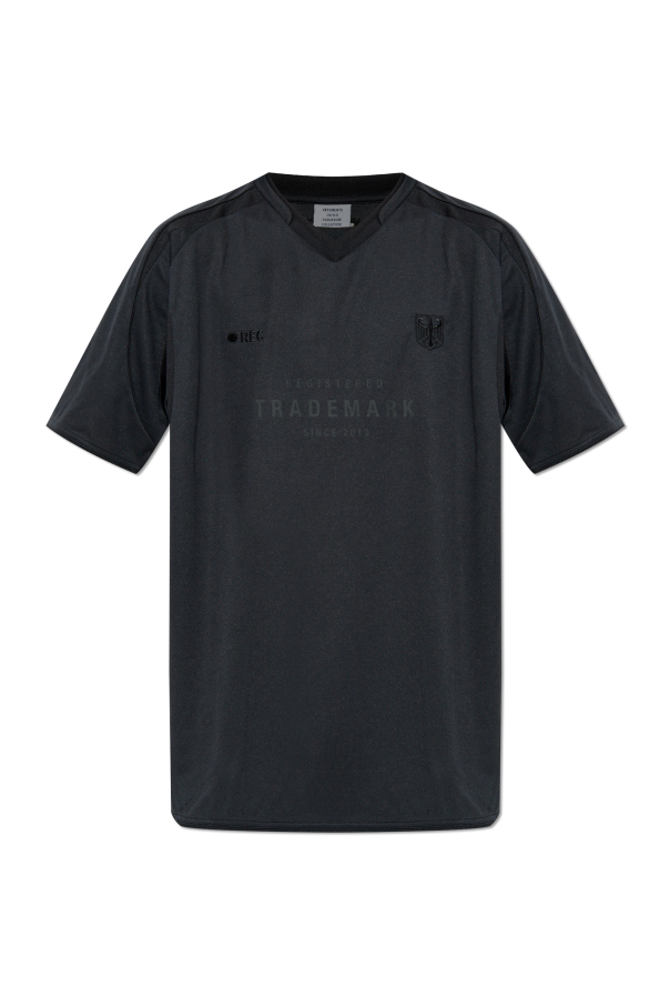 T-shirt with print od VETEMENTS
