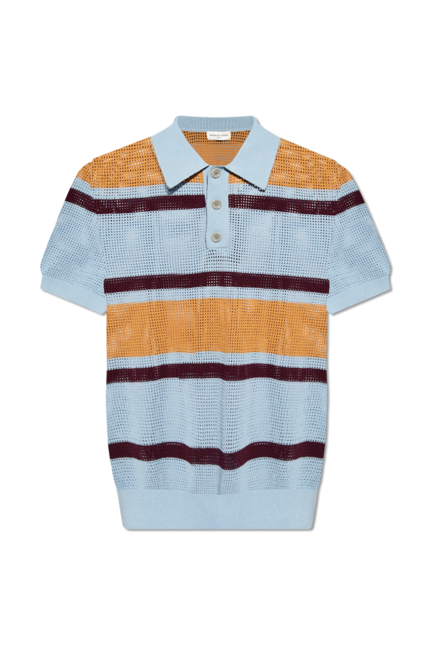 Perforated polo shirt od brand, which chose sets in warm beige reminiscent of sunny days, while