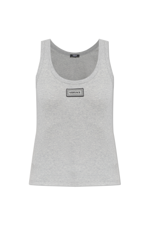 Eng anliegendes Top mit Trägern